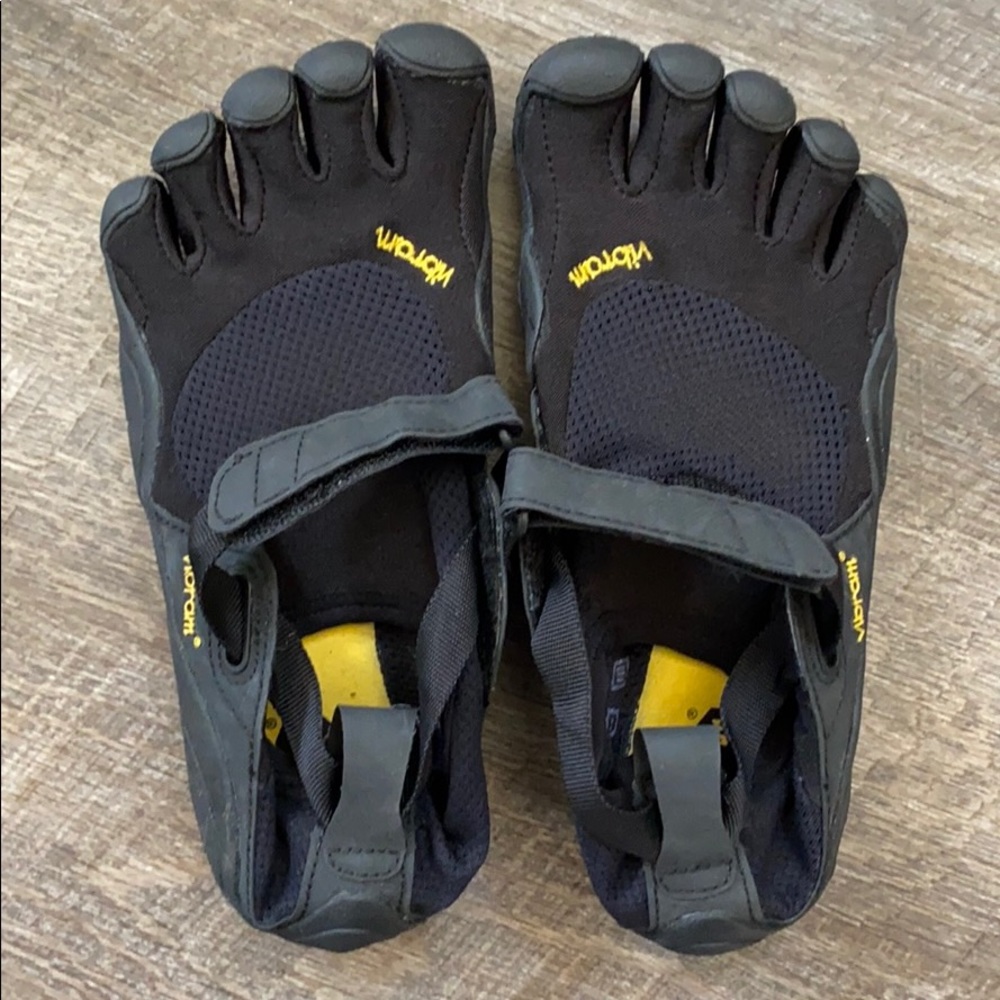 ❣️Brand New! Vibram 5 Fingers. Never worn.